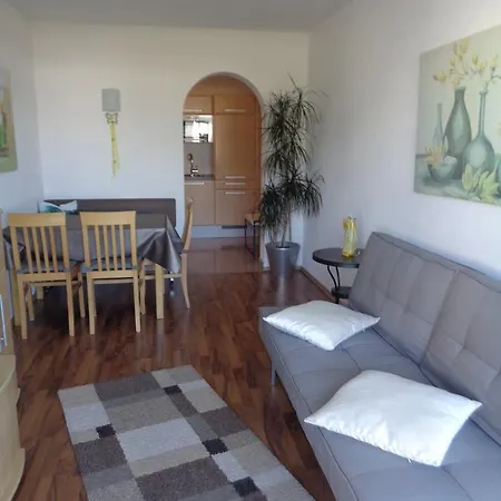 Auer Apartment *